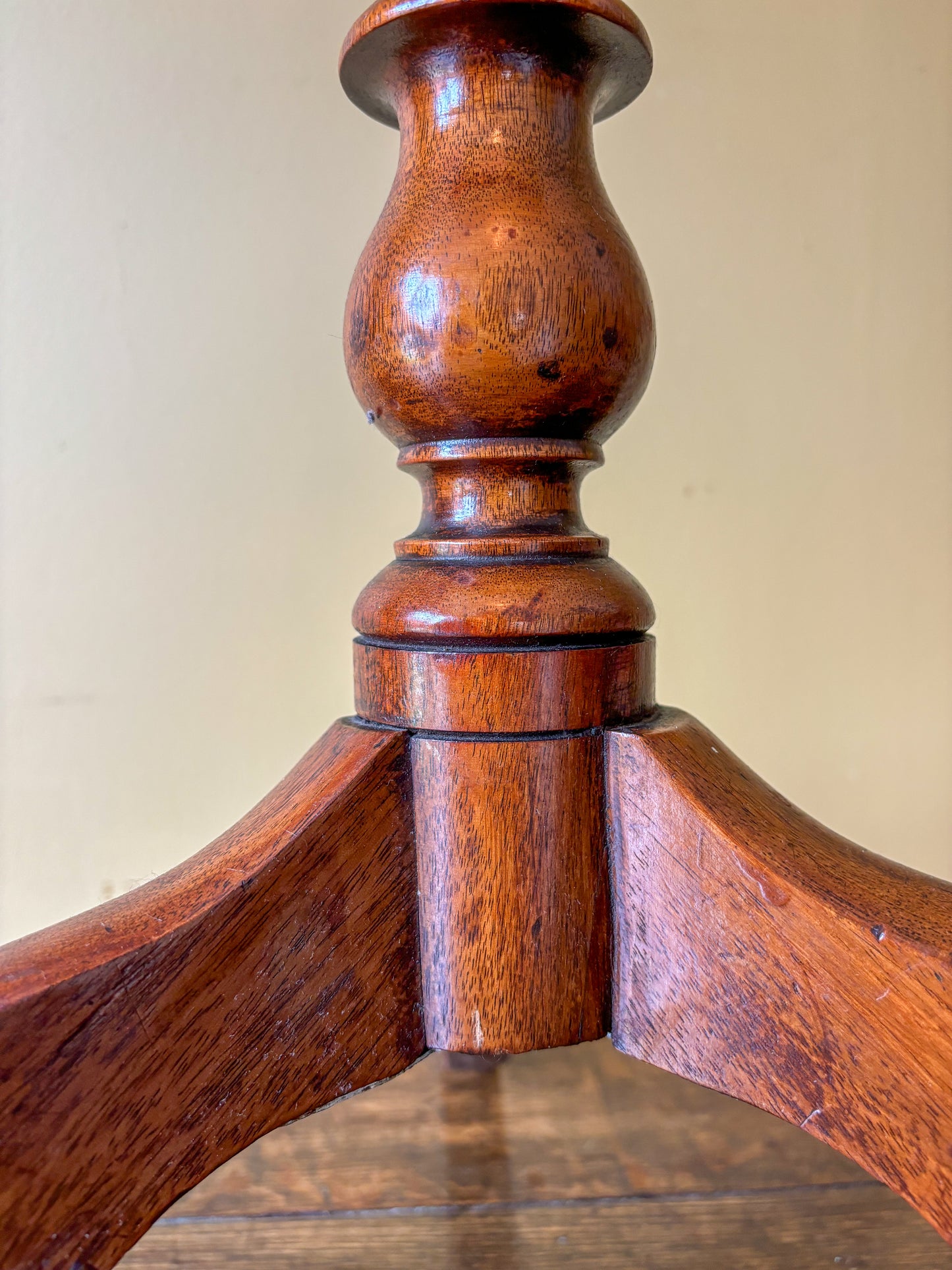 Georgian Mahogany Ball Turned Tilt Top Table