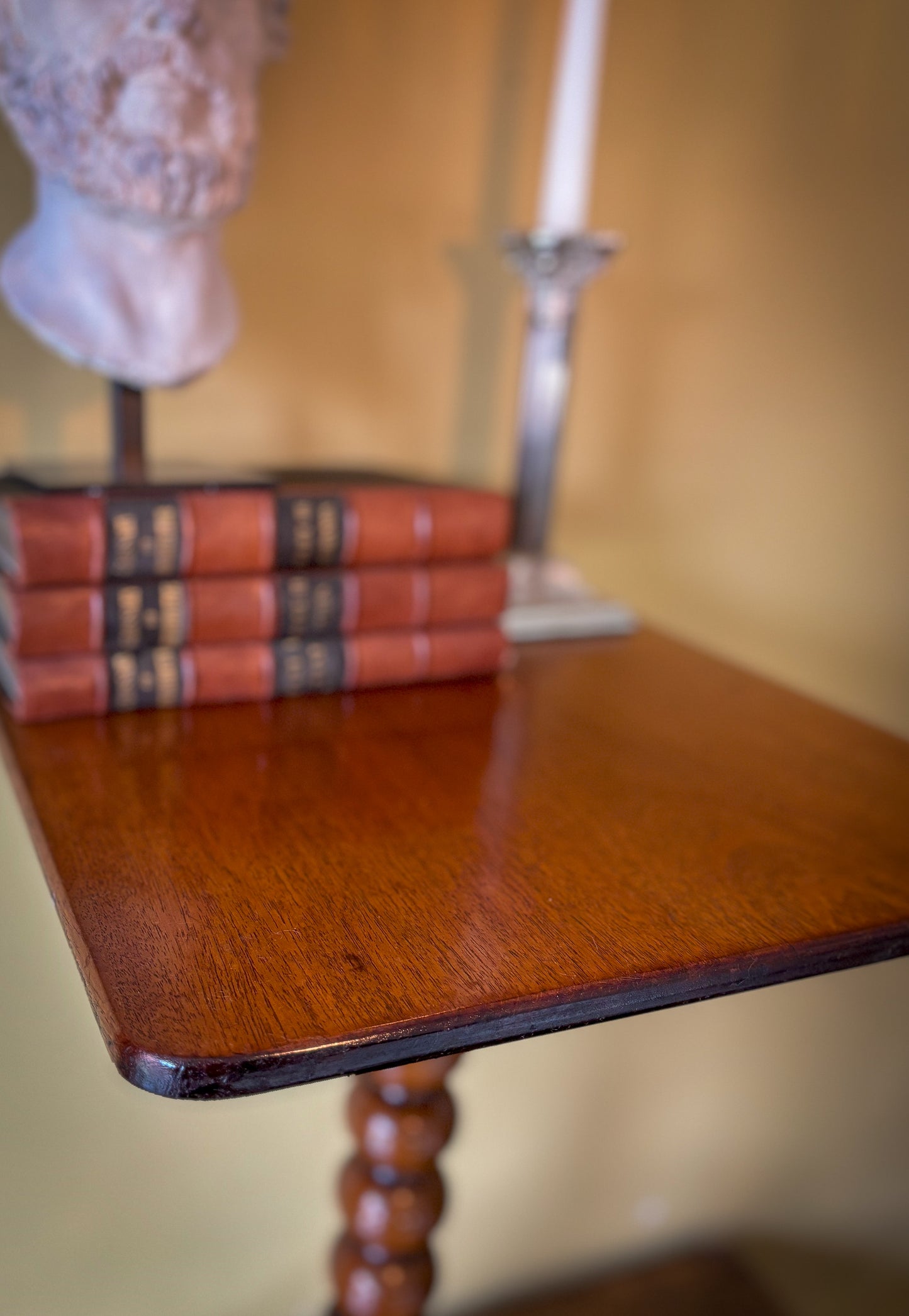 Georgian Mahogany Ball Turned Tilt Top Table