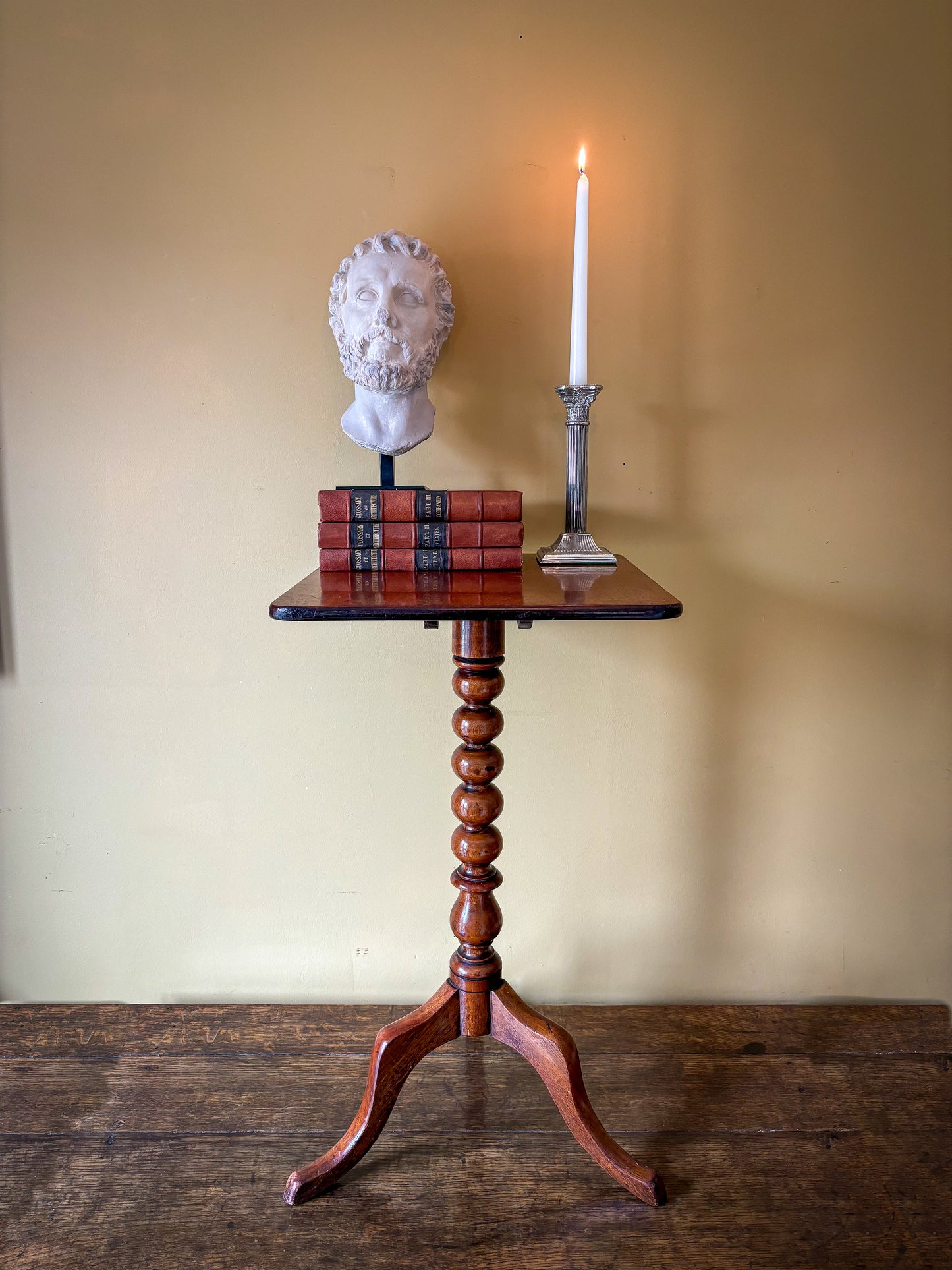 Georgian Mahogany Ball Turned Tilt Top Table