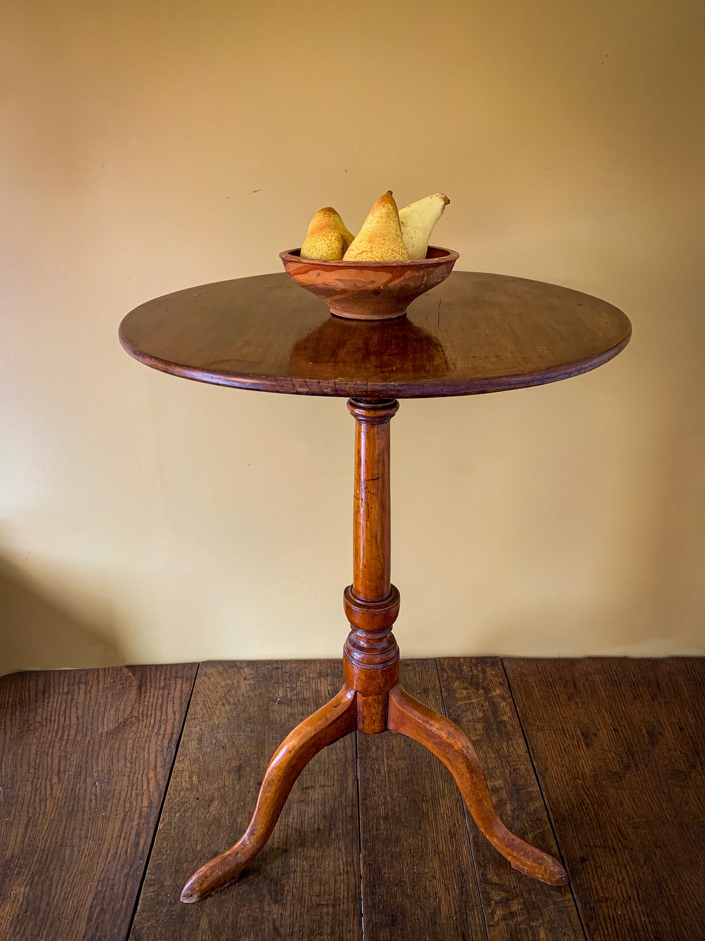 Georgian Yew-Wood Pedestal Table